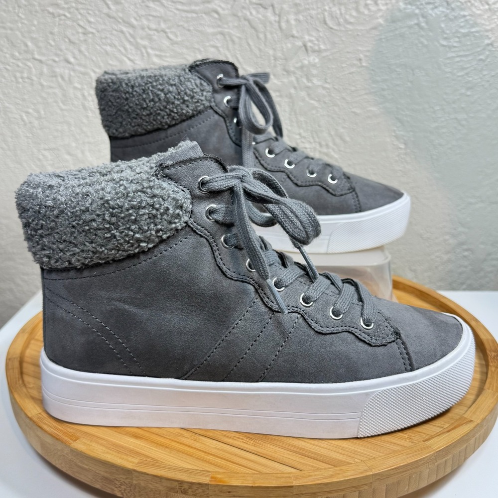 Marc Fisher Dapyr Sneaker Boots 7.5 High Top Faux Fux Sherpa Y2K Preppy Winter